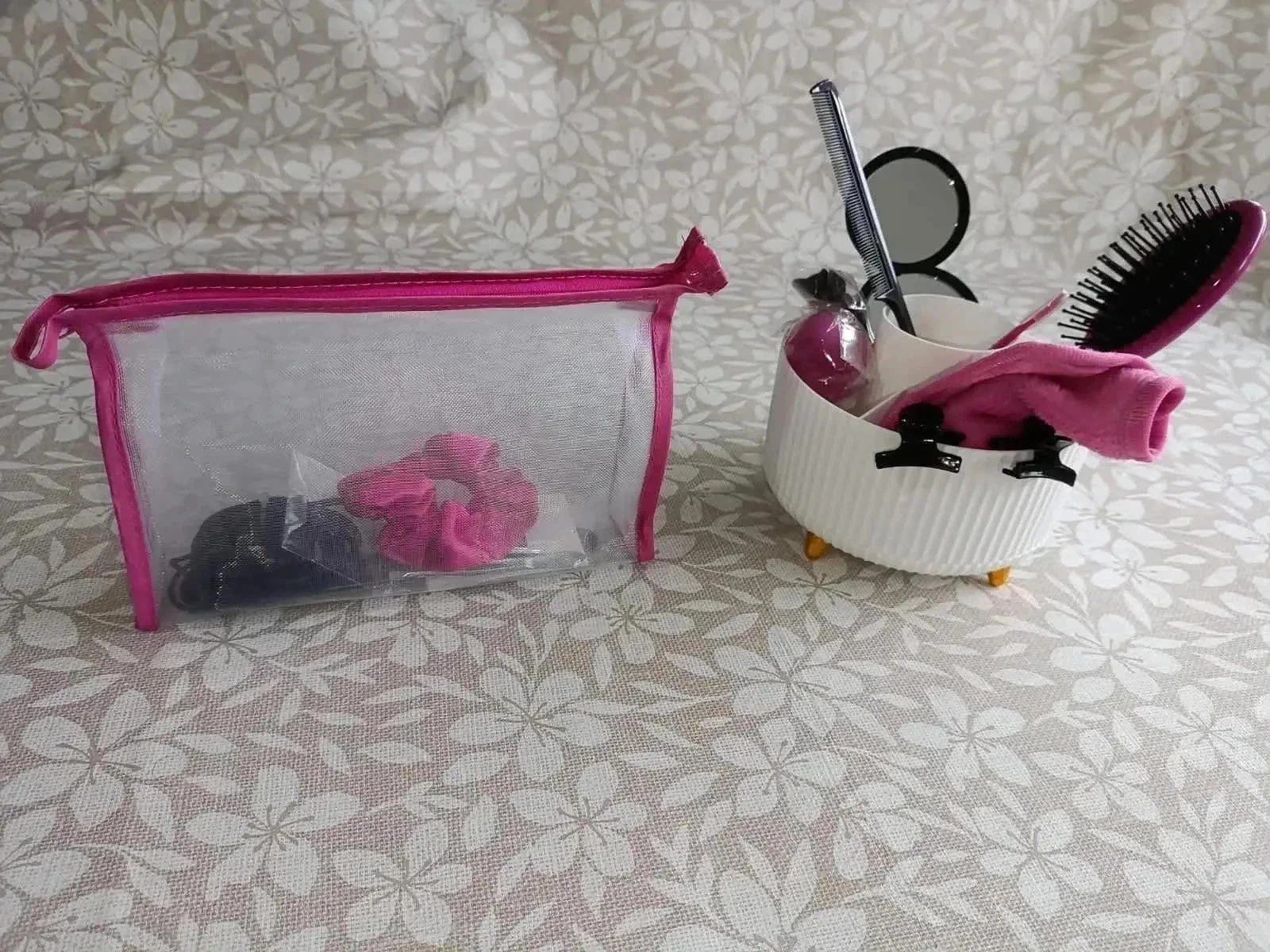 Makeup organizer + pouch + 60 beauty accessories – photo 3